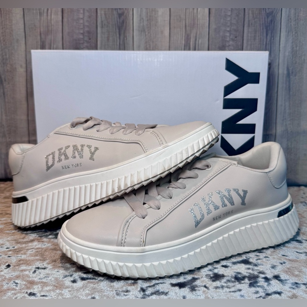 DKNY Larissa Sneakers Size 9 Soft in White